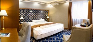 CENTRÁL HOTEL ÉS ÉTTEREM****